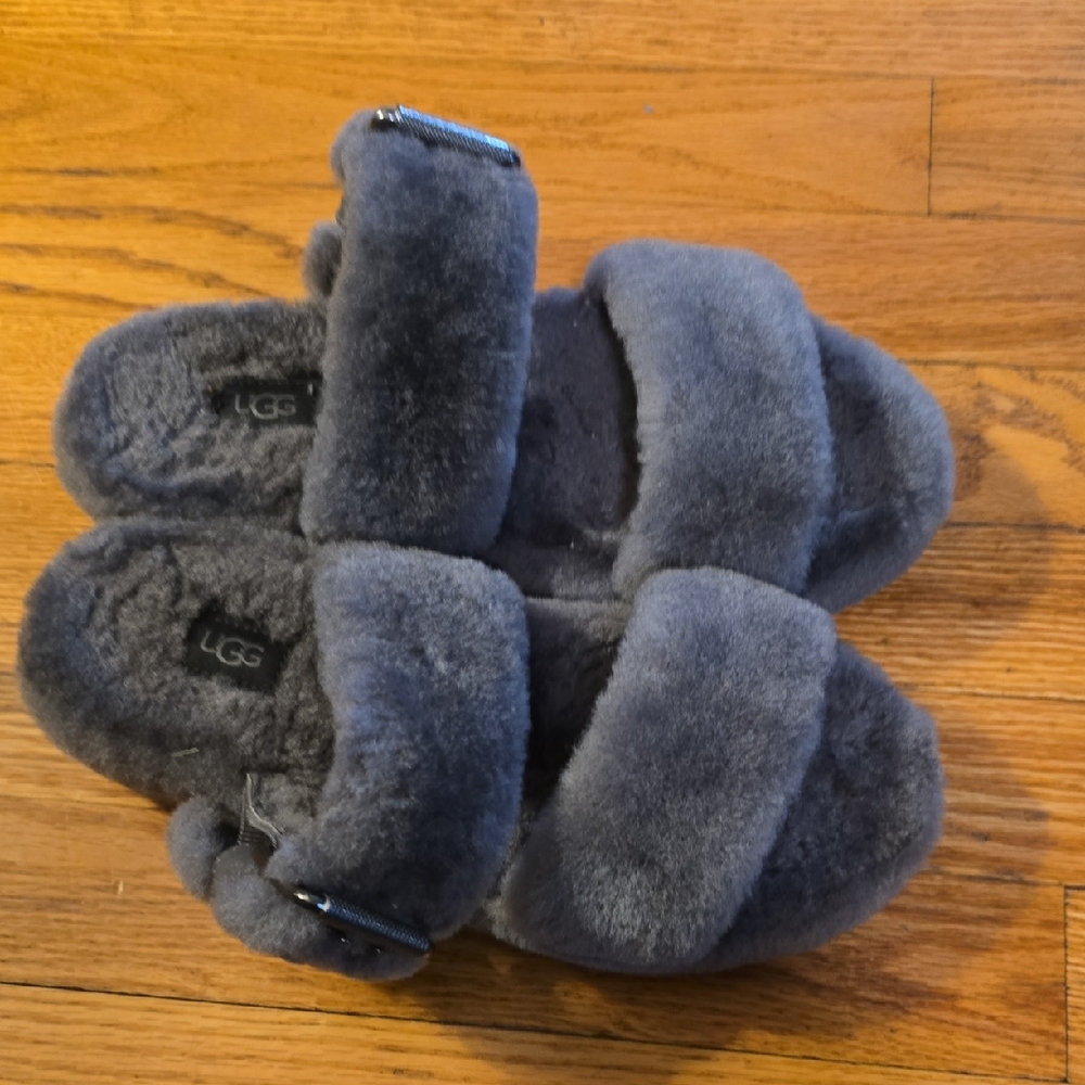 Ugg Womens Size 8 Slippers